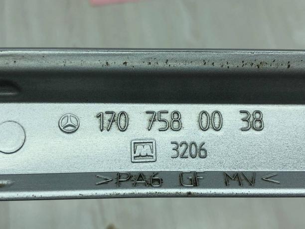 Молдинг крышки багажника Mercedes R170 A1707580038