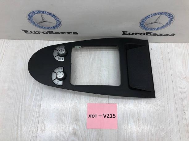 Накладка консоли с блоками кнопок Mercedes R171 A1716800136