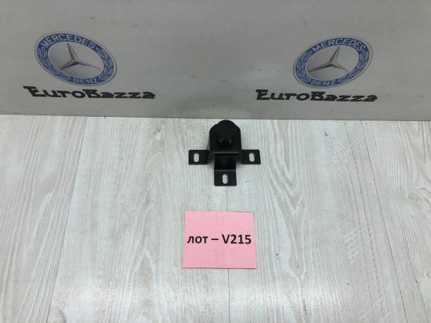 Кронштейн петли крышки багажника Mercedes R171 A1717500115