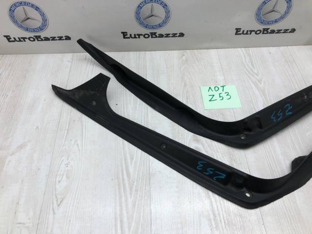 Накладка боковая крышки багажника Mercedes W203 A2036931333