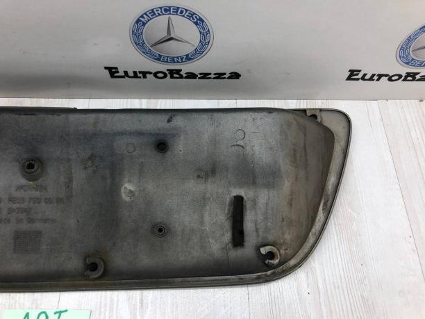 Накладка крышки багажника Mercedes W203 A2037500081