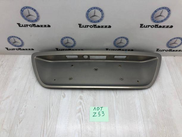 Накладка крышки багажника Mercedes W203 A2037500081