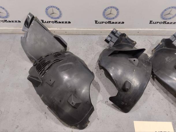 Подкрылок передний Mercedes R230 A2306901330