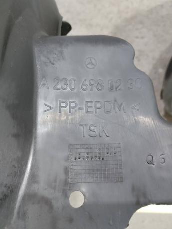 Подкрылок задний Mercedes R230 A2306980130