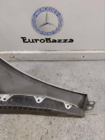 Крыло переднее левое Mercedes W251 A2518800106