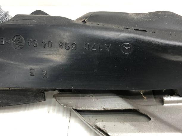 Накладка передней стойки кузова Mercedes R170 A1706900187