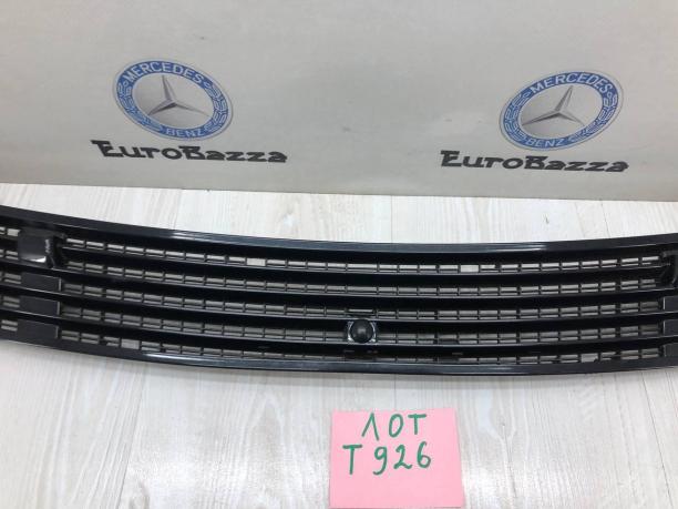 Решетка капота Mercedes W203 A2038800205