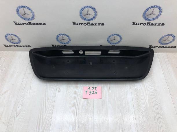 Накладка крышки багажника Mercedes W203 A2037500881