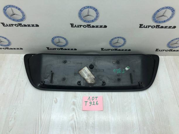 Накладка крышки багажника Mercedes W203 A2037500881