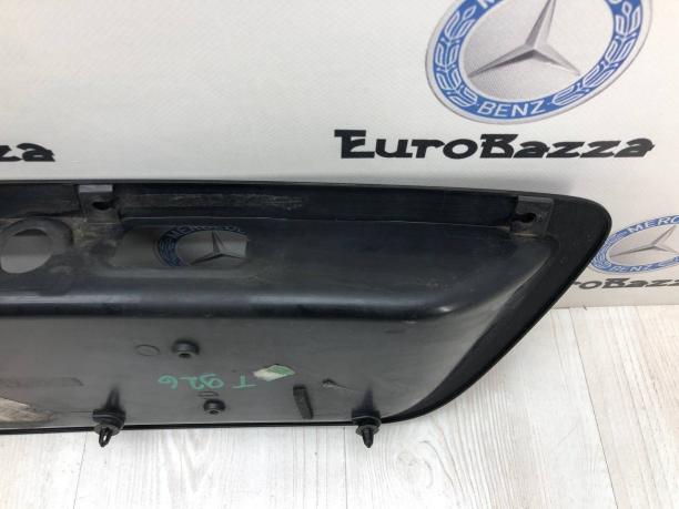 Накладка крышки багажника Mercedes W203 A2037500881