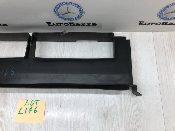 Накладка радиатора Mercedes W202 A2025050730