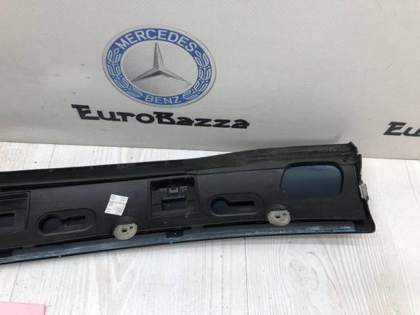 Накладка передней стойки кузова Mercedes R171 A1716980289