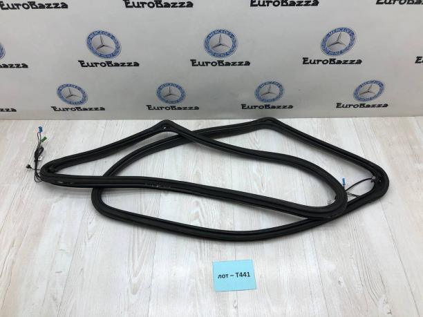 Уплотнитель задней форточки Mercedes W251 A2516702339