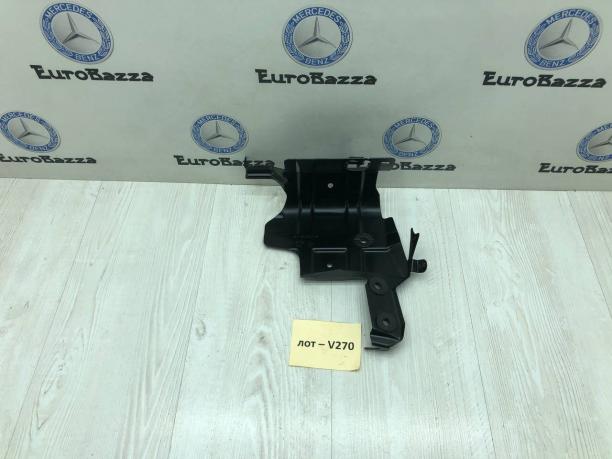 Кронштейн масляного бочка подвески Mercedes R230 A2303200186