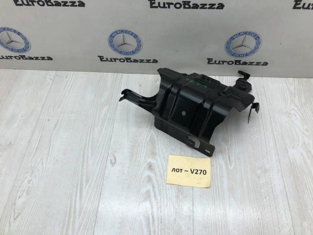 Кронштейн масляного бочка подвески Mercedes R230 A2303200186