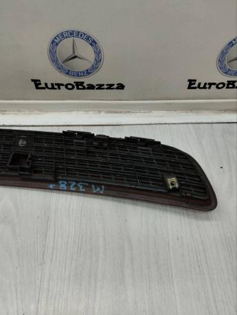 Решетка капота Mercedes W203 А2038800205 А2038800205