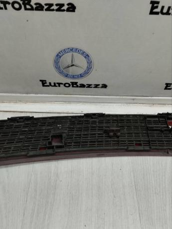 Решетка капота Mercedes W203 А2038800205 А2038800205