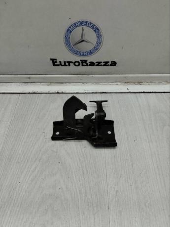 Замок капота Mercedes W211 A2118800264