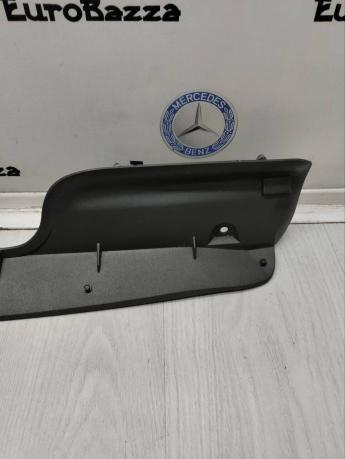 Накладка погрузочного контура Mercedes R230 A2306930020