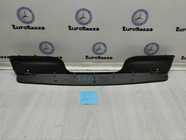 Накладка погрузочного контура Mercedes R230 A2306930020