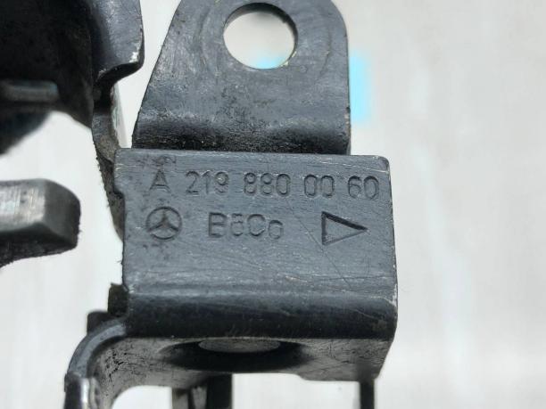 Замки капота Mercedes W203 А2198800060 А2198800060