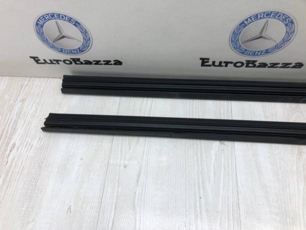 Бархотка стекла двери Mercedes R171 А1717250165 А1717250165