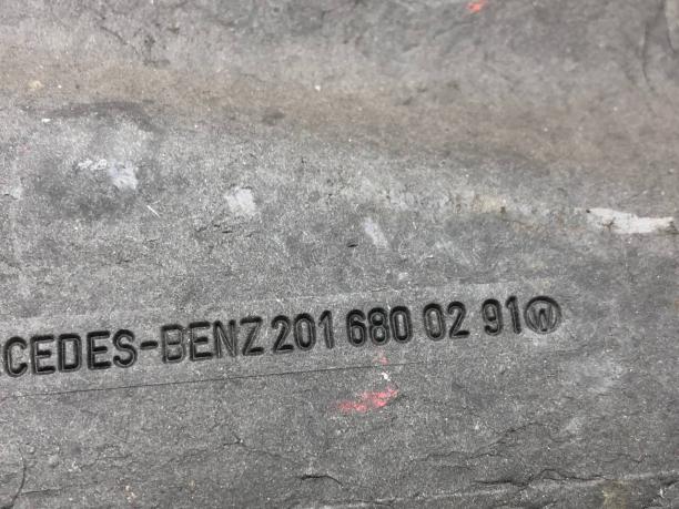 Вещевой отсек бардачка Mercedes W201 A2016800291