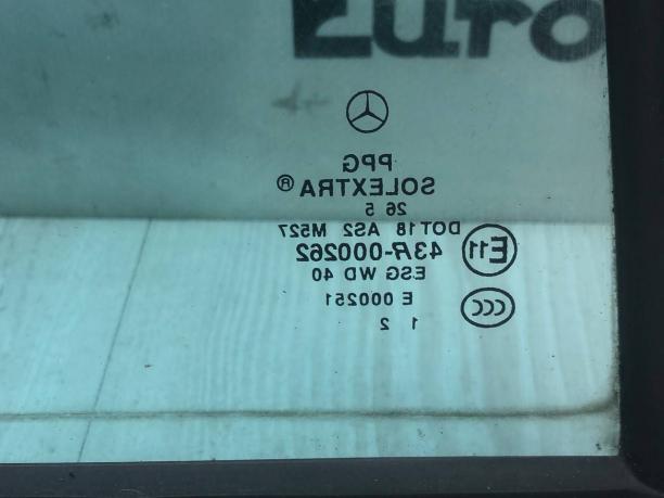 Форточка задней левой двери Mercedes W203 A2037300755