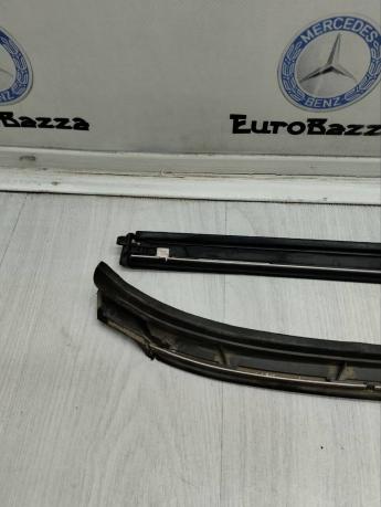 Молдинг лобового стекла боковой Mercedes W207 А2076900362 А2076900362