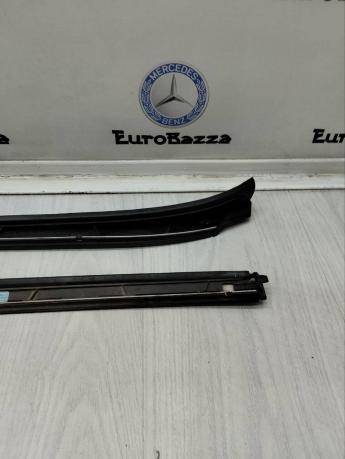 Молдинг лобового стекла боковой Mercedes W207 А2076900362 А2076900362