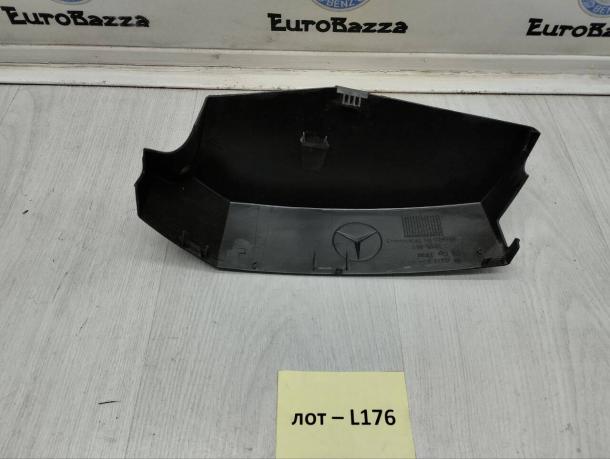 Передняя крышка двигателя Mercedes М111 A1111580185