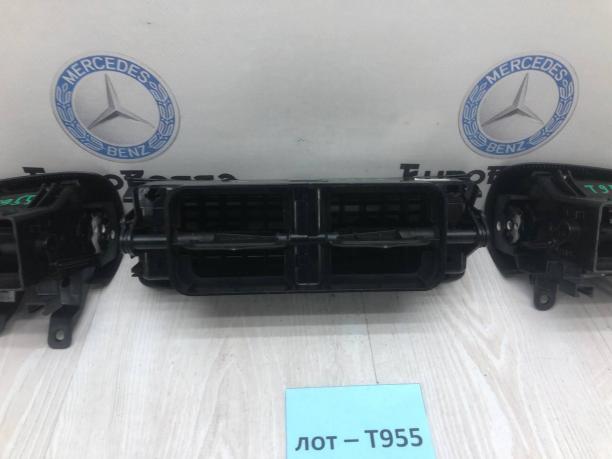 Дефлектор торпеды Mercedes W203 A2038300654