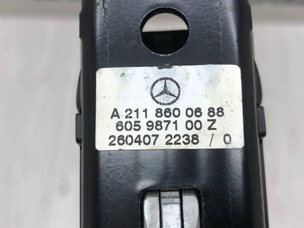 Крепление ремня безопасности Mercedes X164 A2118600688