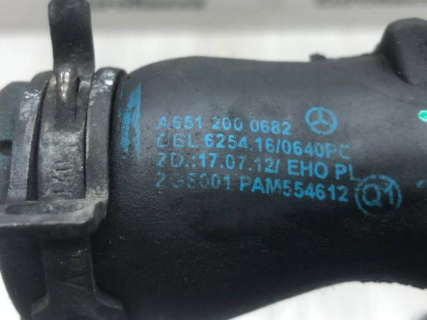 Патрубок системы охлаждения Mercedes Om651 A6512000682