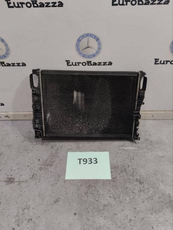 Радиатор охлаждения двигателя Mercedes W211  A2115002302