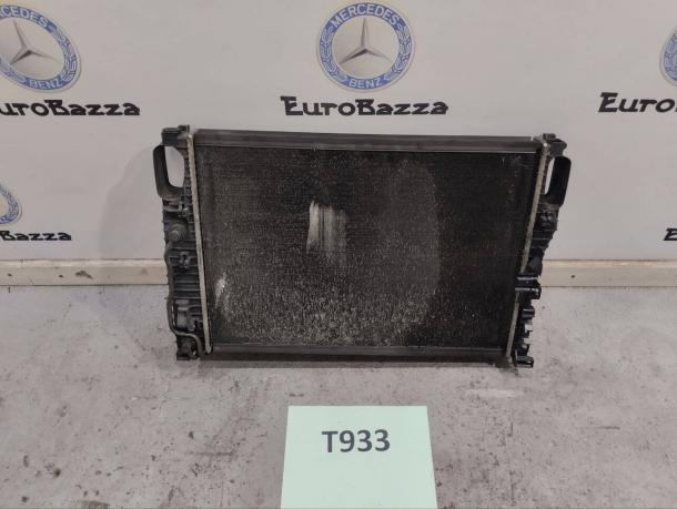 Радиатор охлаждения двигателя Mercedes W211  A2115002302