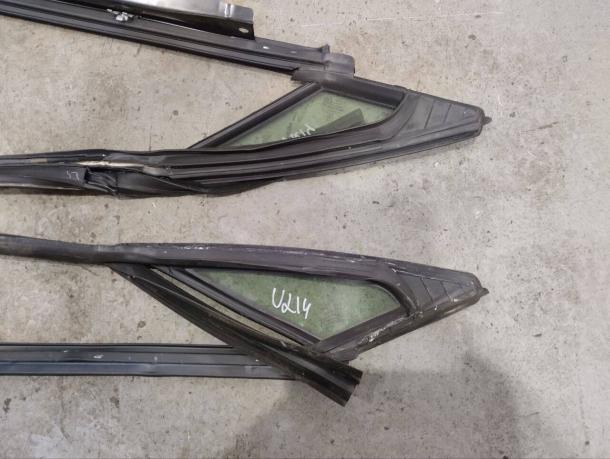 Задняя форточка с уплотнителем Mercedes W207 А2076700339 А2076700339