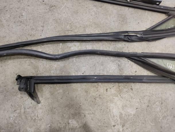 Задняя форточка с уплотнителем Mercedes W207 А2076700339 А2076700339