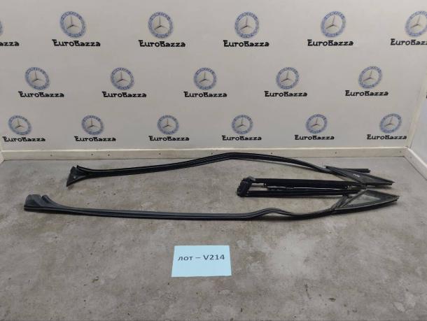 Задняя форточка с уплотнителем Mercedes W207 А2076700339 А2076700339