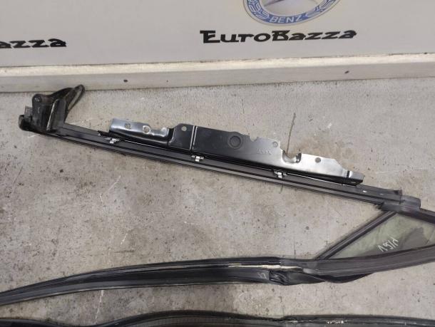 Задняя форточка с уплотнителем Mercedes W207 А2076700339 А2076700339