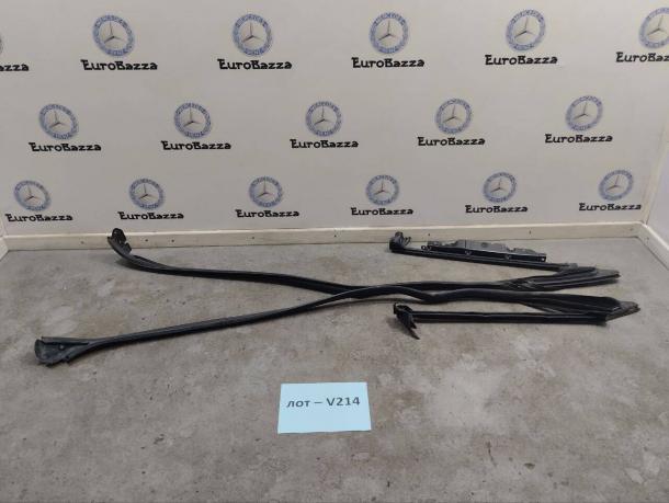 Задняя форточка с уплотнителем Mercedes W207 А2076700339 А2076700339