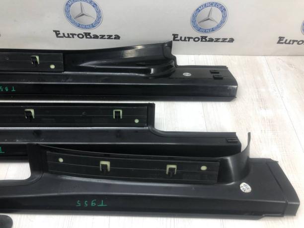 Накладка порога внутренняя Mercedes W203 A2036800735