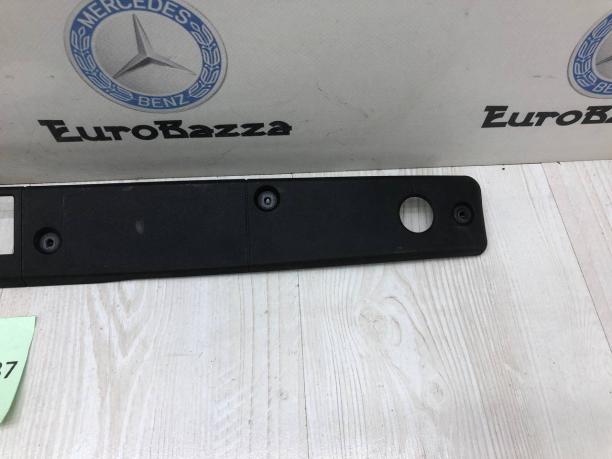 Накладка крышки багажника Mercedes W211 A2117500193