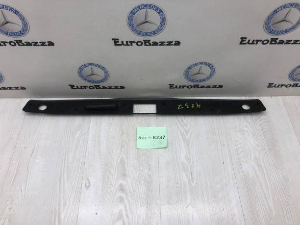 Накладка крышки багажника Mercedes W211 A2117500193