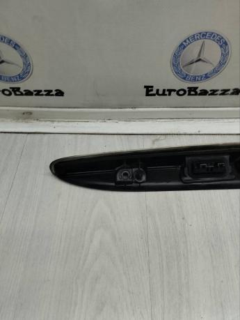 Молдинг крышки багажника Mercedes W251 A2517400593