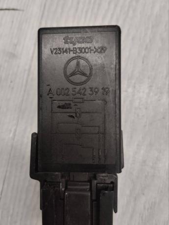 Реле отключения потребления питания Mercedes R230 A0025423919