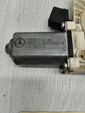 Моторчик стеклоподъемника левый Mercedes W211 A2118202342