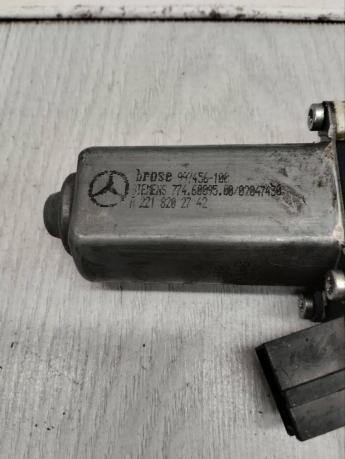 Моторчик стеклоподъемника задний Mercedes W221 A2218203042