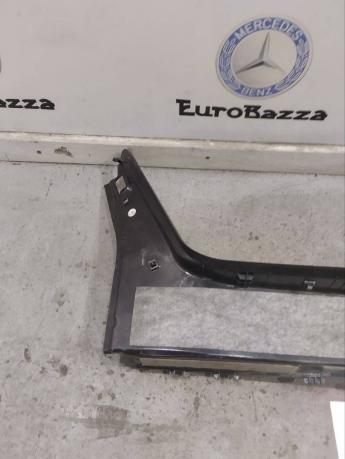 Накладка погрузочного контура Mercedes W211 A2116900641