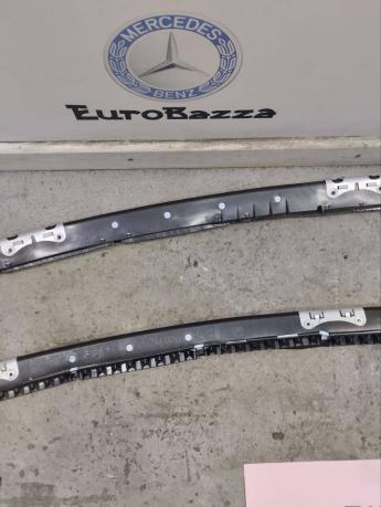 Шторка безопасности боковая Mercedes W203 A2038601005